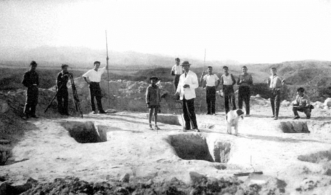 One of the patriarchs of Azerbaijani archaeology. J.Hummel during excavations at a barrow in Karabakh. The 1930s