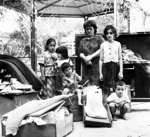 Семья азербайджанских беженцев. Армения конца 1980-х годов
