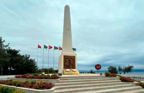 Azerbaycan anıtı - Çanakkale Azerbaycan Şehitlerinin anısına